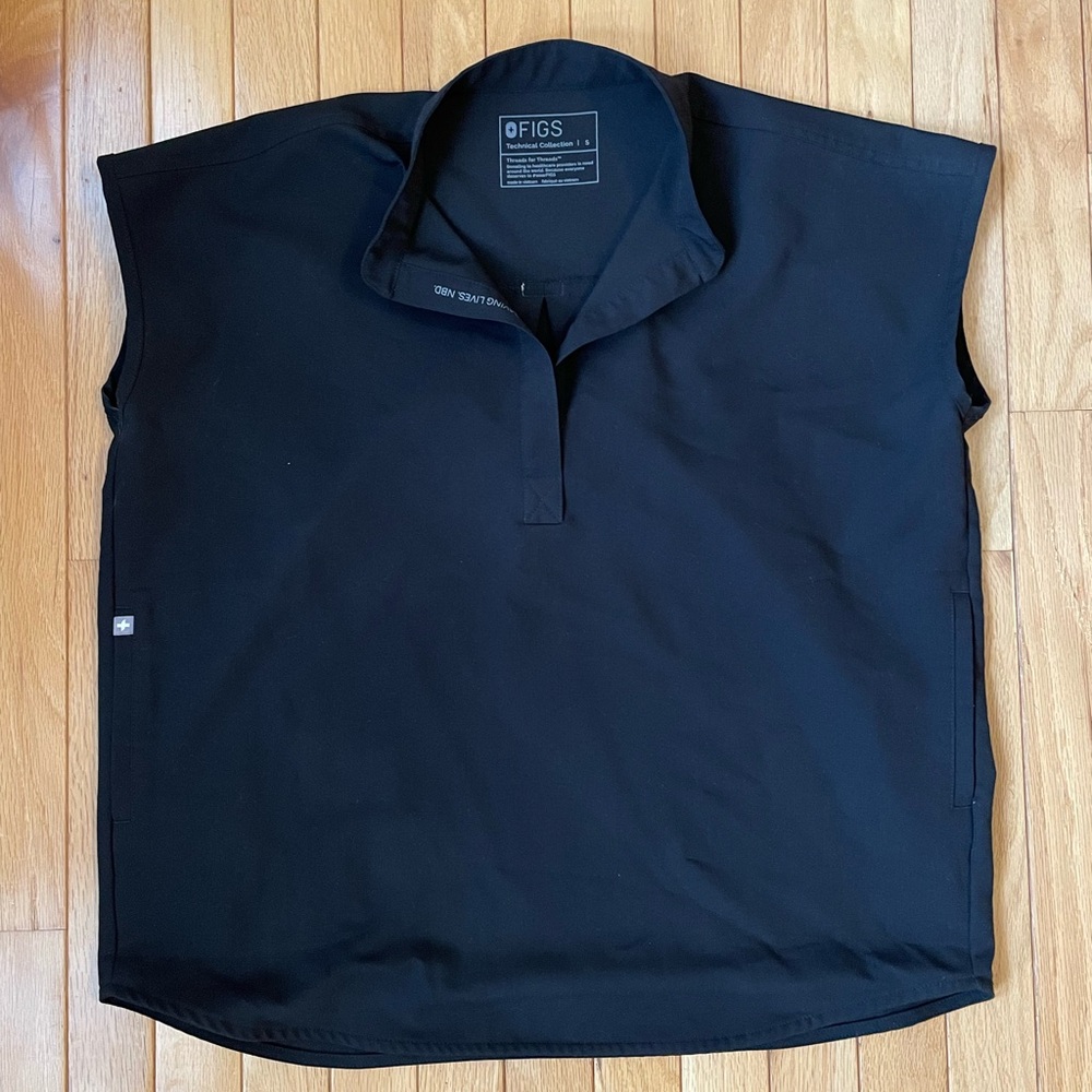 FIGS black Rafaela oversized scrub top size small